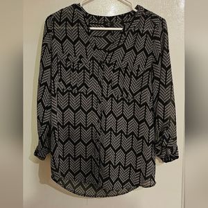 Maurices xs, black and white blouse